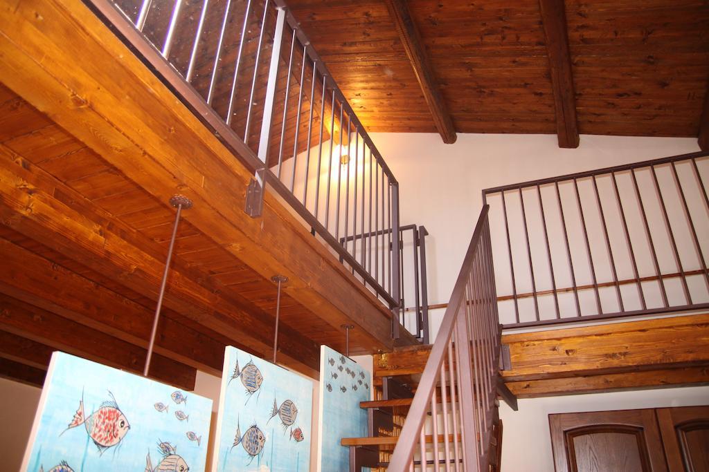 La Finestra Sotto La Rocca Apartment Чефалу Стая снимка